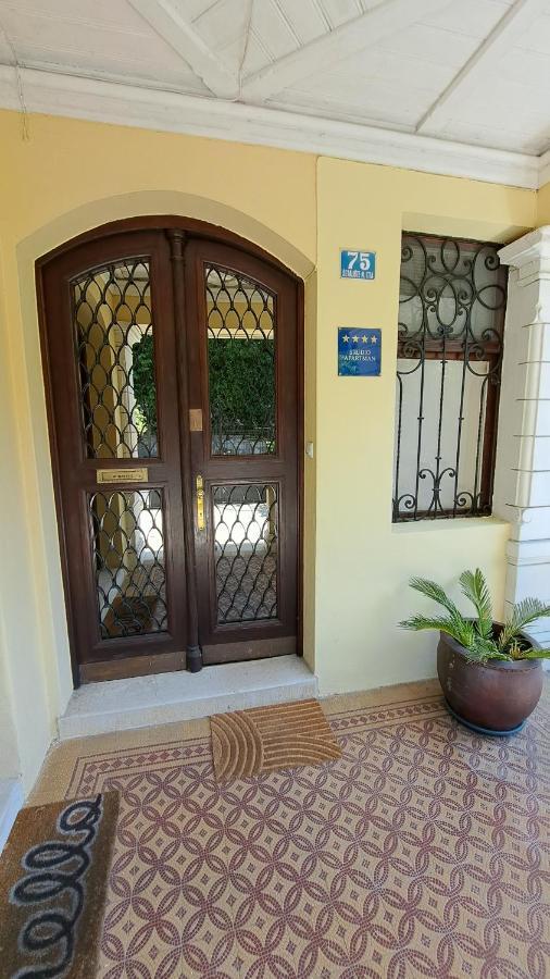Belsito Apartment *